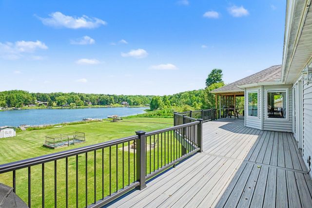 16036 Lewis Lake Drive, Vandalia, MI 49095