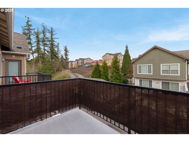 635 Nw LOST SPRINGS Ter 401, Portland, OR 97229