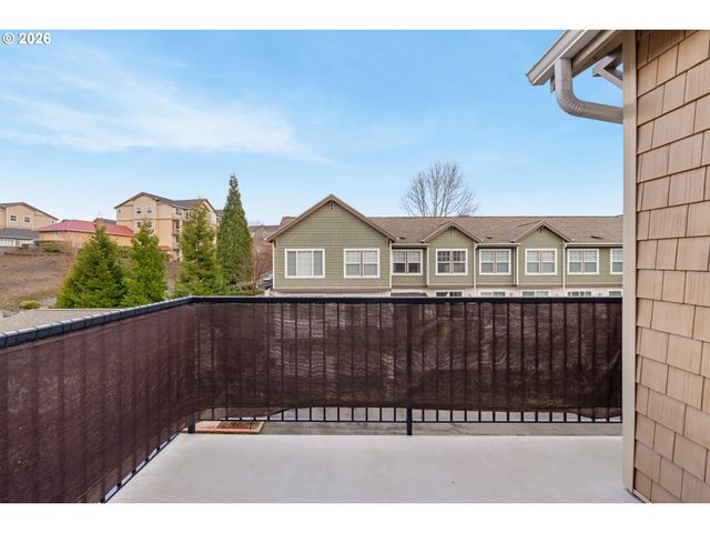 635 Nw LOST SPRINGS Ter 401, Portland, OR 97229