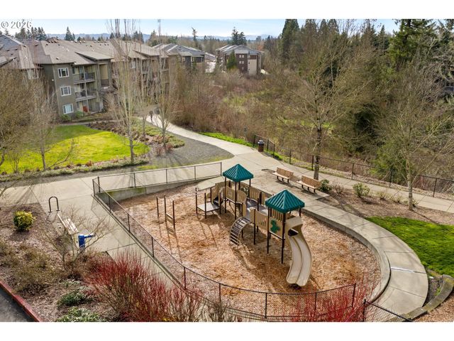 635 Nw LOST SPRINGS Ter 401, Portland, OR 97229