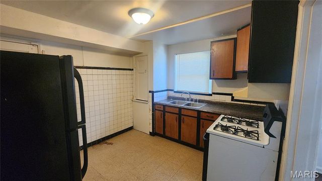 7164 Manette Drive, Flordell Hills, MO 63136