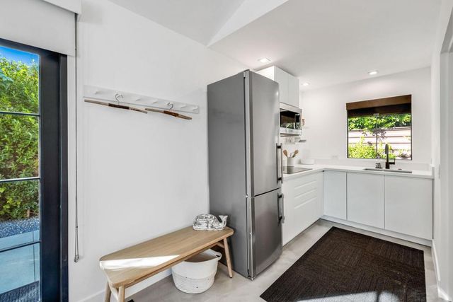 470 E Avenida Olancha B, Palm Springs, CA 92264