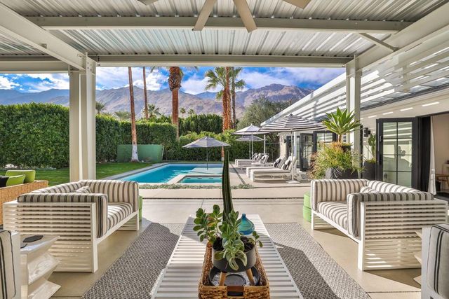 470 E Avenida Olancha B, Palm Springs, CA 92264