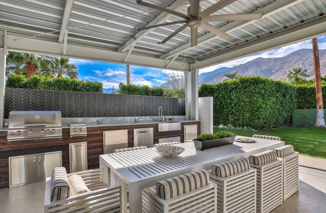 470 E Avenida Olancha B, Palm Springs, CA 92264