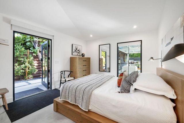 470 E Avenida Olancha B, Palm Springs, CA 92264