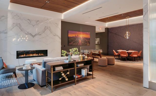 160 Birdsall 1417, Houston, TX 77007