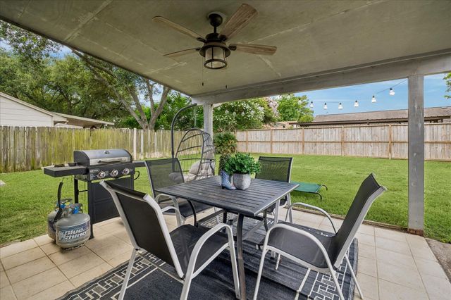 21015 Waymare Lane, Spring, TX 77388