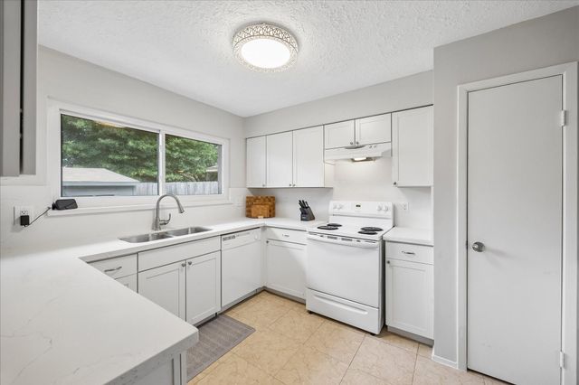 21015 Waymare Lane, Spring, TX 77388