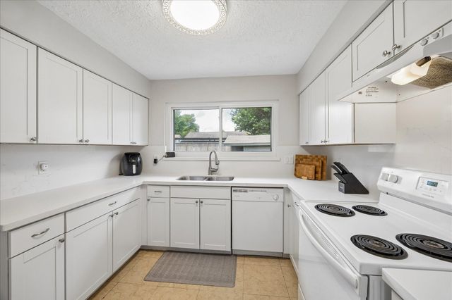 21015 Waymare Lane, Spring, TX 77388