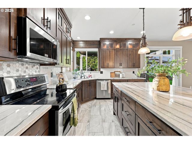636 Sw SIERRA St, Camas, WA 98607