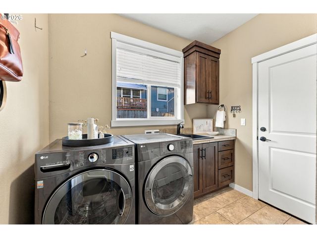 636 Sw SIERRA St, Camas, WA 98607