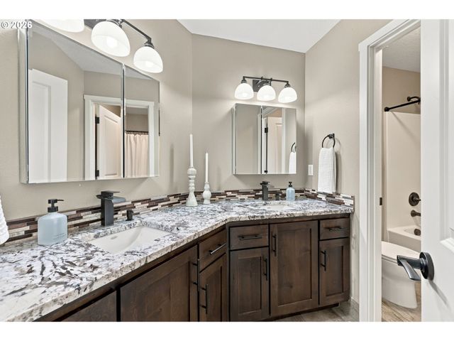 636 Sw SIERRA St, Camas, WA 98607