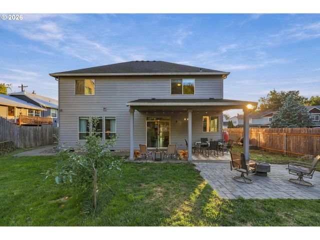 636 Sw SIERRA St, Camas, WA 98607