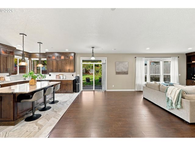 636 Sw SIERRA St, Camas, WA 98607