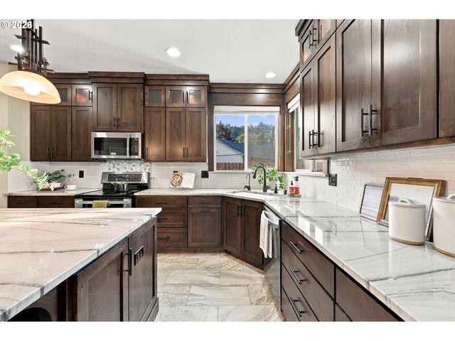 636 Sw SIERRA St, Camas, WA 98607