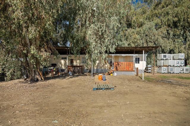 860 W Riverdale Avenue, Riverdale, CA 93656