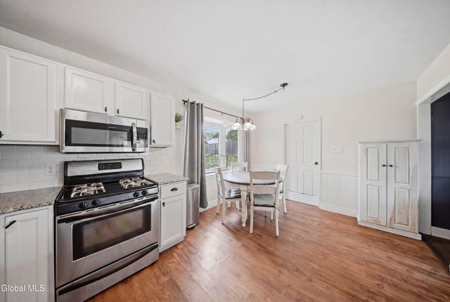 21 Twilight Terrace, Colonie, NY 12211