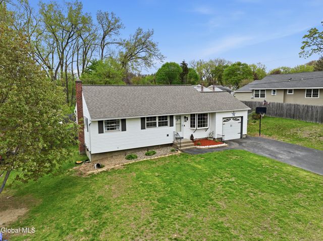 21 Twilight Terrace, Colonie, NY 12211