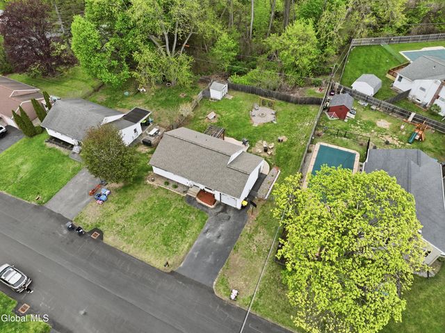 21 Twilight Terrace, Colonie, NY 12211