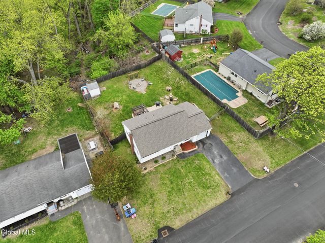 21 Twilight Terrace, Colonie, NY 12211