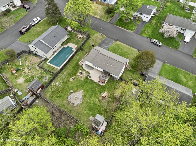 21 Twilight Terrace, Colonie, NY 12211