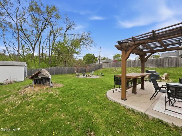 21 Twilight Terrace, Colonie, NY 12211