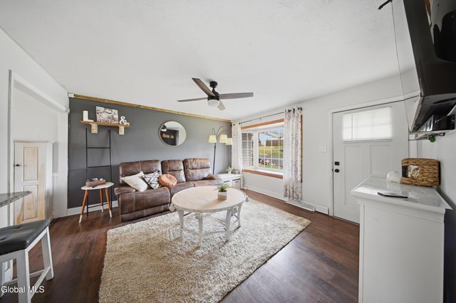 21 Twilight Terrace, Colonie, NY 12211
