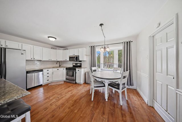 21 Twilight Terrace, Colonie, NY 12211