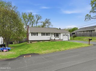 21 Twilight Terrace, Colonie, NY 12211