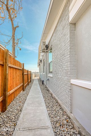 3622 DOUGLAS Avenue 5, El Paso, TX 79903