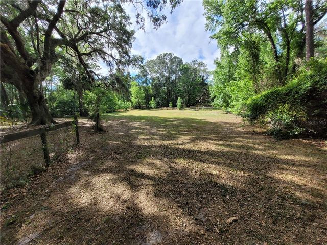 8465 NW 186TH STREET, Reddick, FL 32686