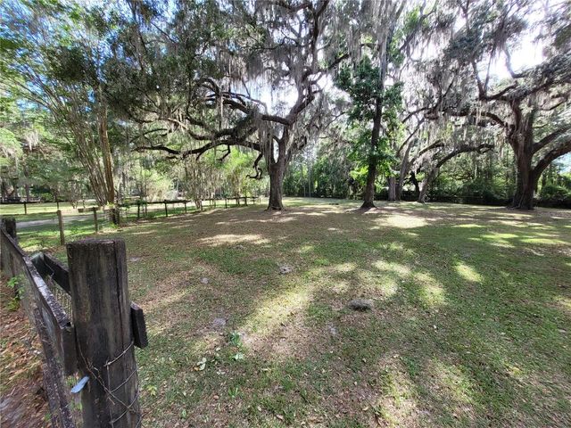 8465 NW 186TH STREET, Reddick, FL 32686