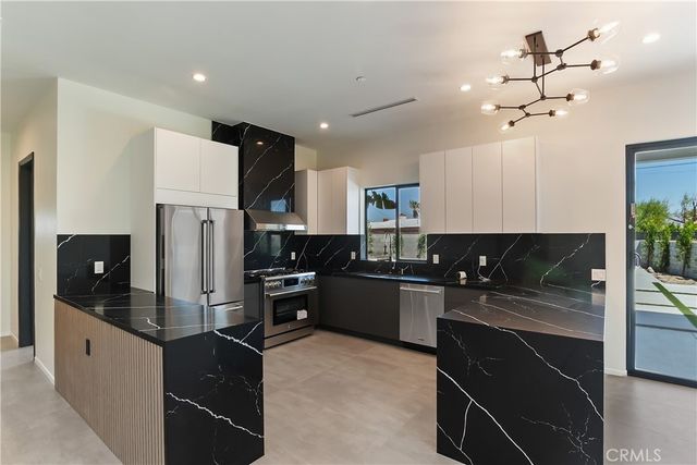 578 W AVENIDA CERCA, Palm Springs, CA 92262