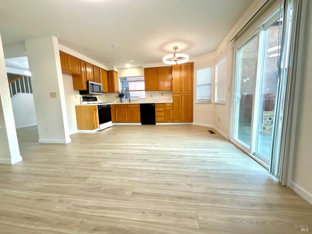 505 Edwards Ct, Suisun City, CA 94585
