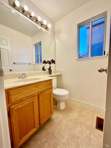 505 Edwards Ct, Suisun City, CA 94585