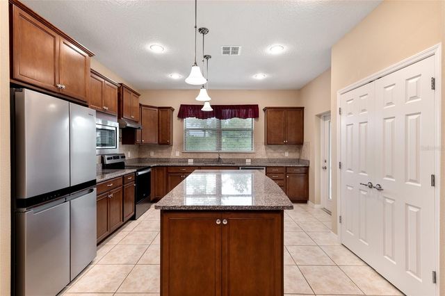 9663 SW 76TH LANE ROAD, Ocala, FL 34481