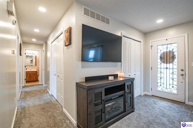 112 Abby Court, Vine Grove, KY 40108