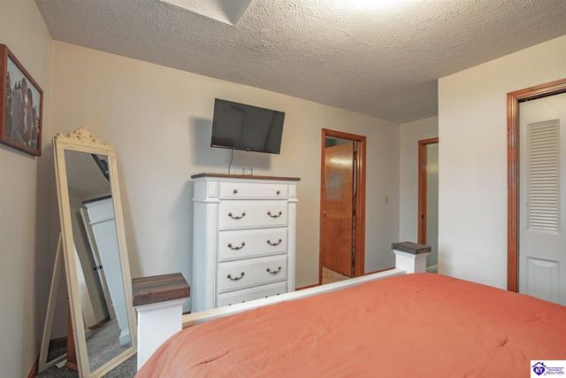 112 Abby Court, Vine Grove, KY 40108