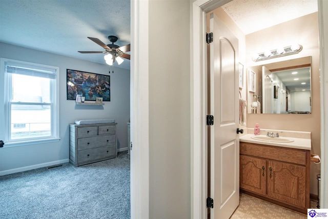 112 Abby Court, Vine Grove, KY 40108