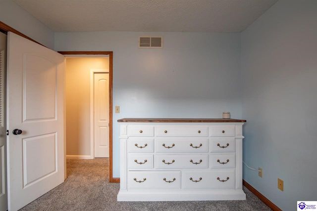 112 Abby Court, Vine Grove, KY 40108