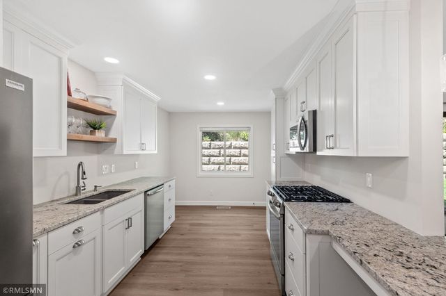 5237 Balmoral Lane, Bloomington, MN 55437