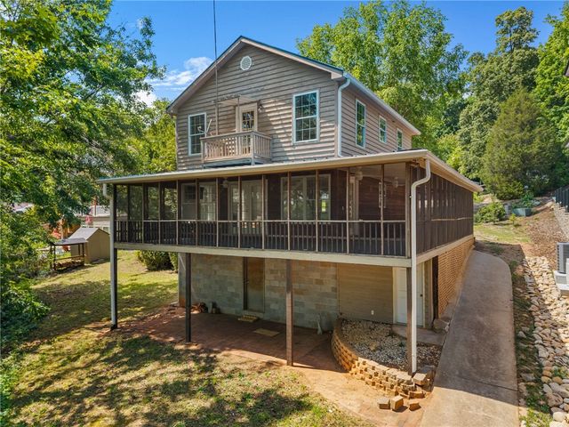104 Lakehill Drive, Fair Play, SC 29643