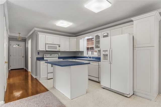 104 Lakehill Drive, Fair Play, SC 29643