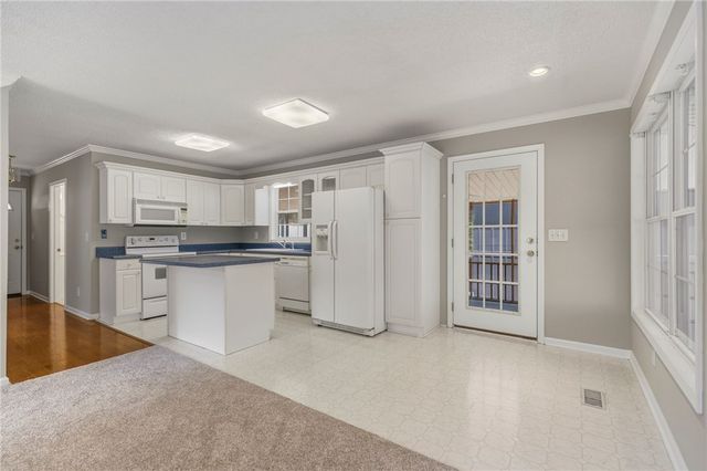 104 Lakehill Drive, Fair Play, SC 29643