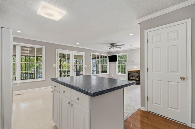 104 Lakehill Drive, Fair Play, SC 29643