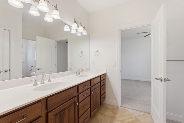 3025 Lakeshore Dr, Old Hickory, TN 37138