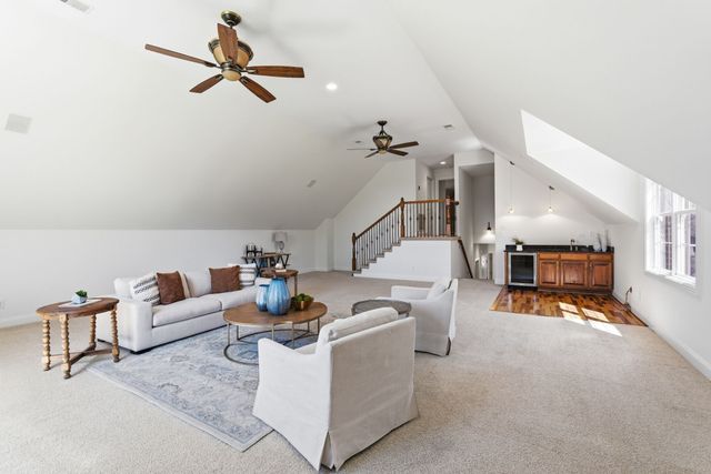 3025 Lakeshore Dr, Old Hickory, TN 37138