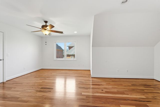 3025 Lakeshore Dr, Old Hickory, TN 37138