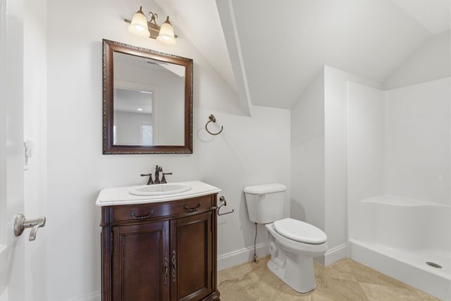 3025 Lakeshore Dr, Old Hickory, TN 37138