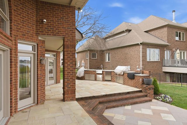 3025 Lakeshore Dr, Old Hickory, TN 37138